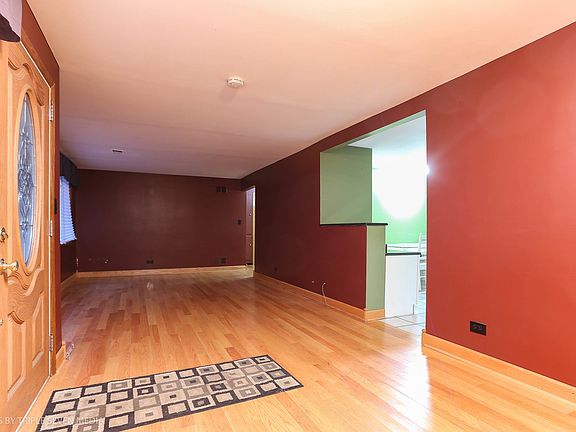 4th image of 5122 W 100th St