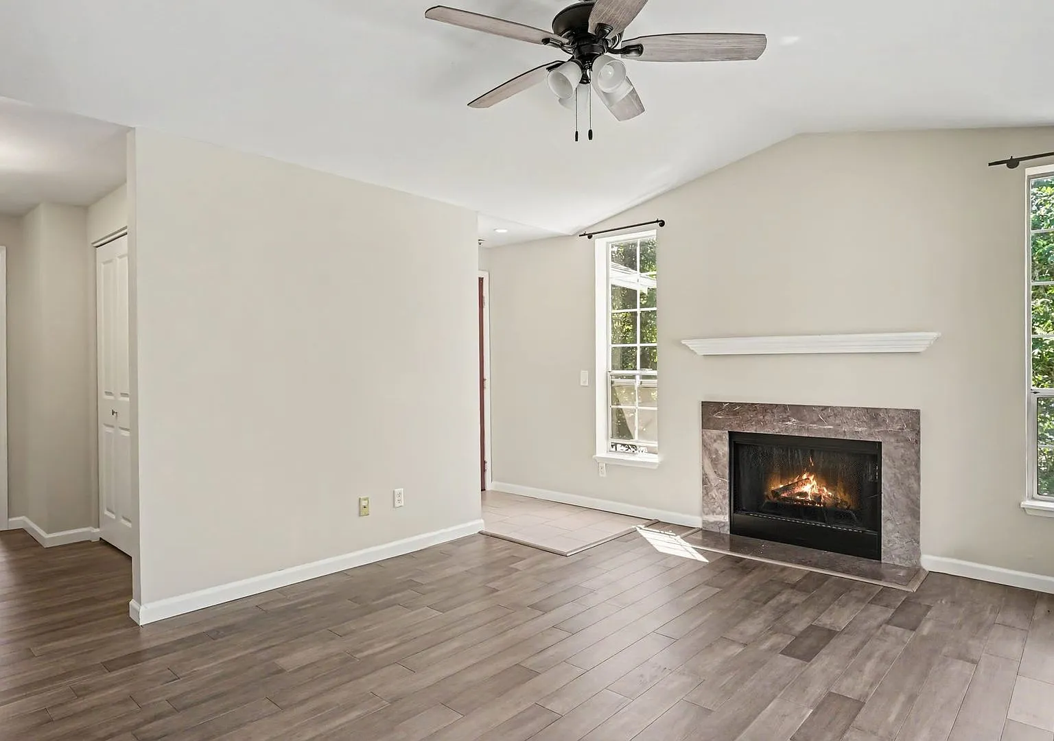 2Bd/1Ba Newcastle Condo — Photo 2
