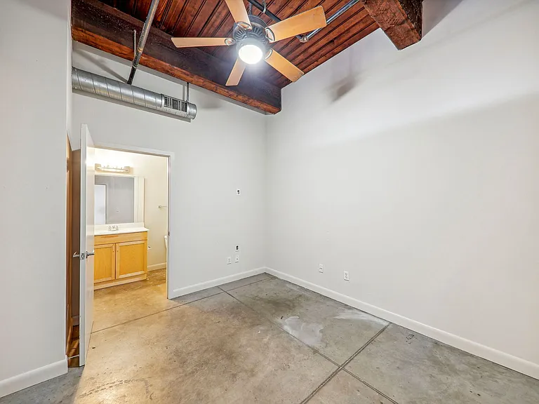 Stadium Loft Apartments — Photo 10