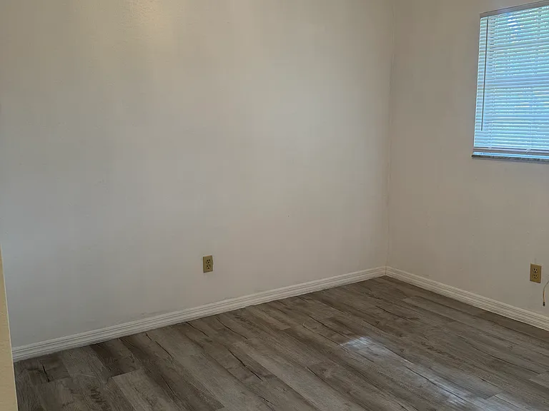 1444 E 1st Ave #1444 — Photo 14