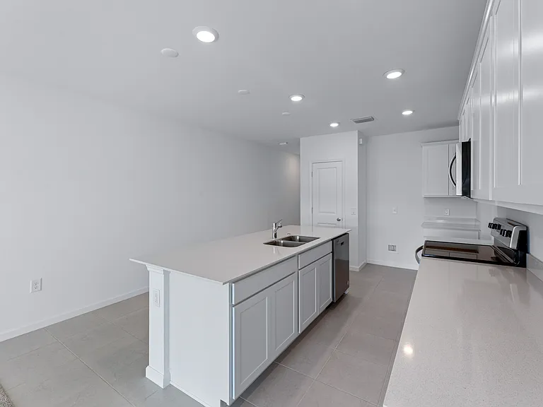 1816 Vanora Ln — Photo 6