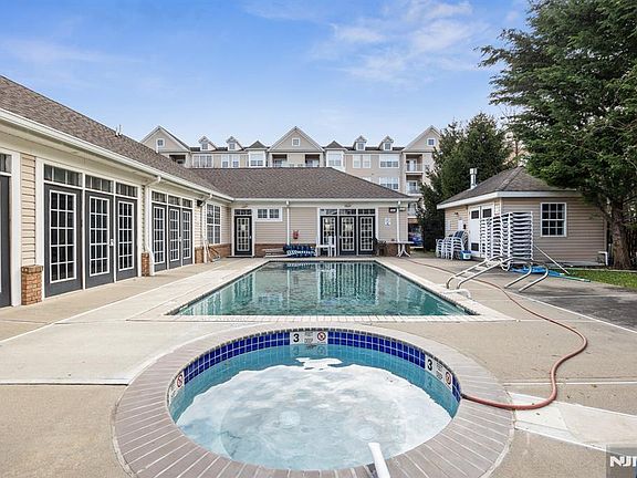 3rd image of 134 Cory Ln #134