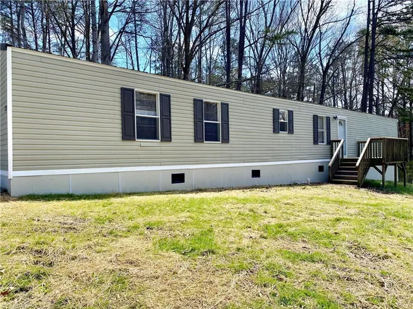 283 Meadowview Rd, Lexington, NC 27295