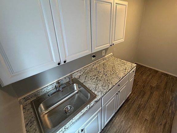 4th image of 102 W Hudson St APT 2C