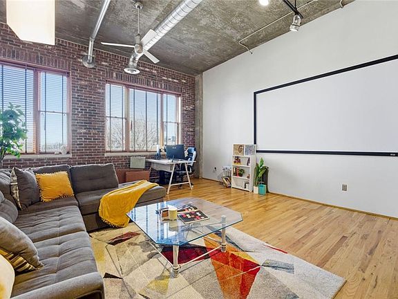 5th image of 3235 Roswell Rd NE Unit 702