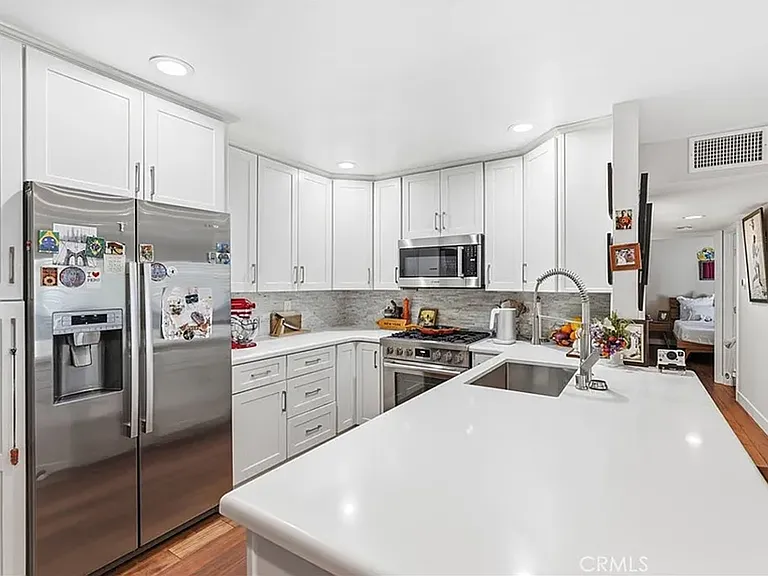 3860 Amberly Dr #F — Photo 15