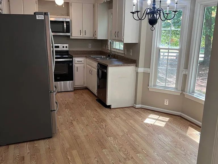 102 Harbin Ct — Photo 6