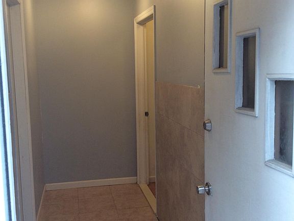 Side entrance for apartment