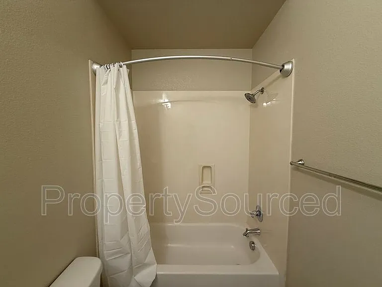 1428 Nascimento St — Photo 32