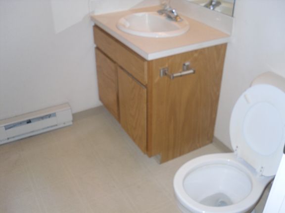 5th image of 888 N Almon St APT 4