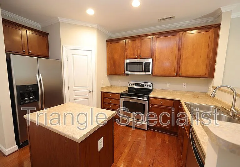 8811 Orchard Grove Way — Photo 4