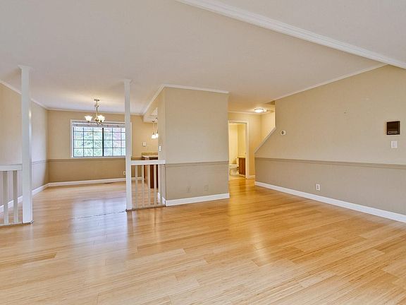 3rd image of 131 Dot Ave