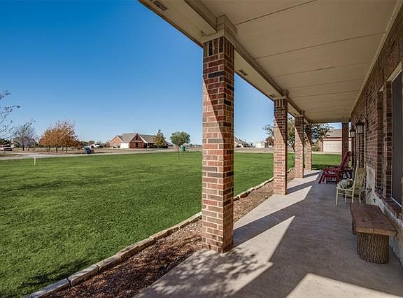 4th image of 720 Peggy Ln