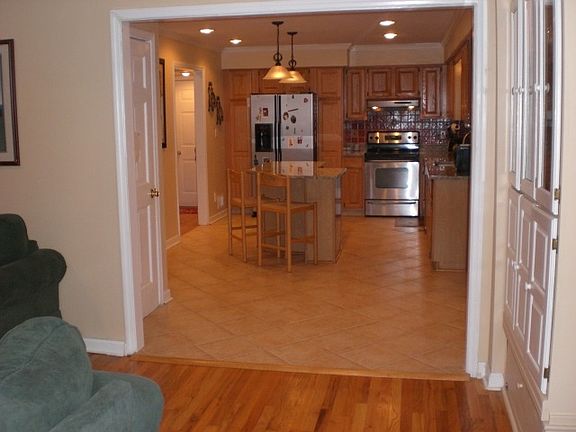 3rd image of 12 Weston Dr
