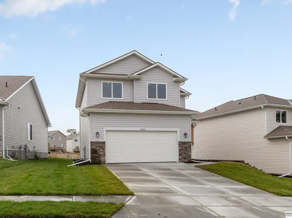 7925 94th St, Omaha, NE 68122