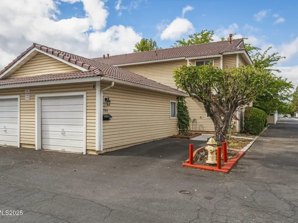 1064 Bradley Sq, Sparks, NV 89434