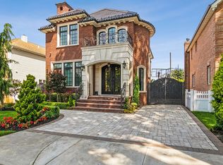 14543 5th Ave, Whitestone, NY 11357