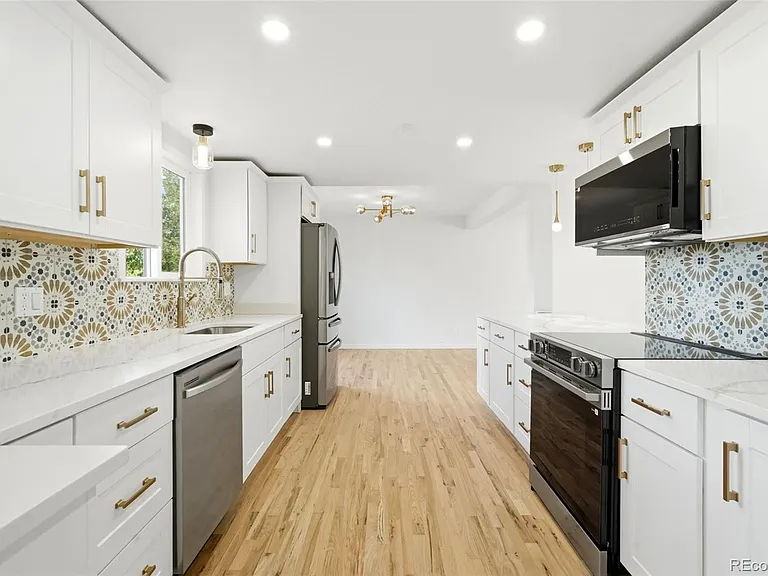6752 S Dahlia Ct — Photo 9