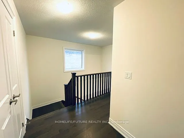 15 Wesley Brooks St — Photo 24