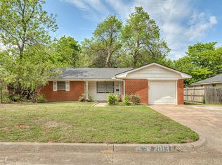 2013 Hardy Dr, Edmond, OK 73013