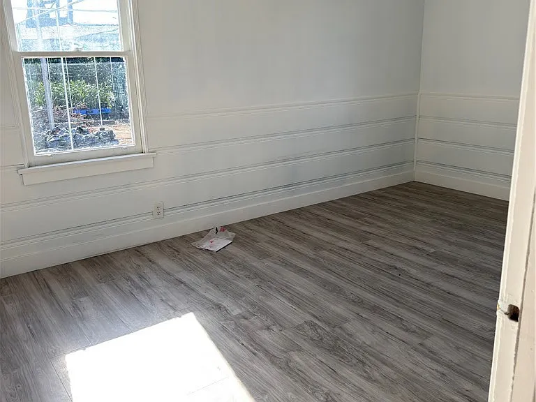 643 S Nutwood St — Photo 10