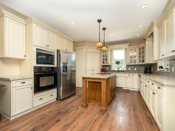 5th image of 41525 Bovington Rd