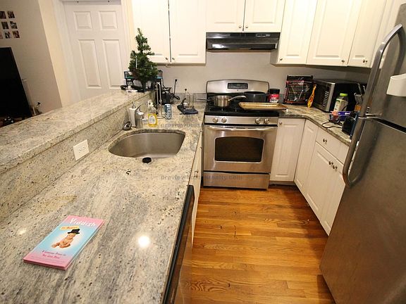 2nd image of 66 Egmont St #2AA