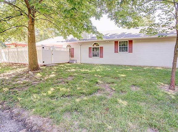 5th image of 1132 Linden Pl