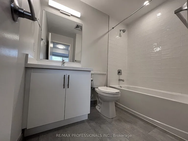 62 Dixfield Dr #106 — Photo 13