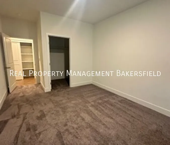 823 Brookline Ln — Photo 16