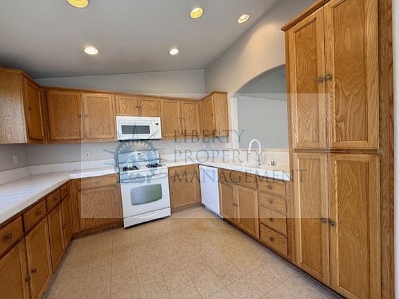 3rd image of 5023 Alee Ln