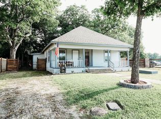 105 E 15th St, Bonham, TX 75418
