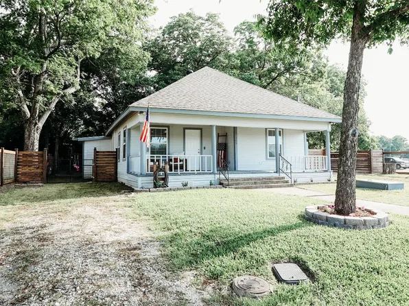 105 E 15th St, Bonham, TX 75418