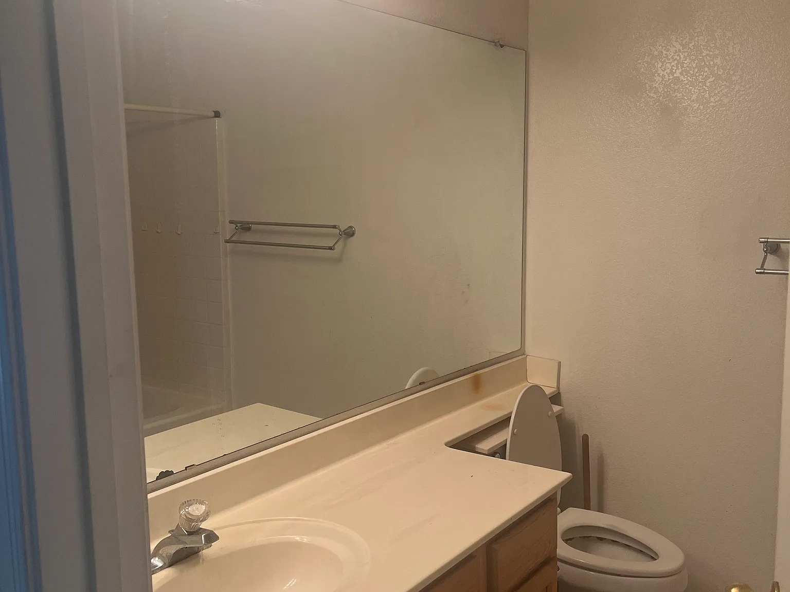 3 bed, 1800 sqft, $2,500 — Photo 4
