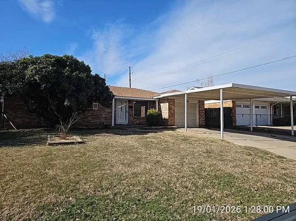 704 NW 57th St, Lawton, OK 73505