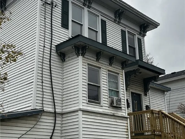 42 NW 9th St, Oswego, NY 13126