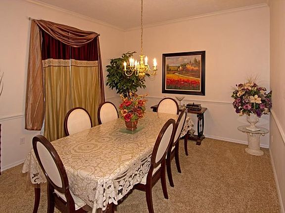 2nd image of 2745 Scarborough Dr