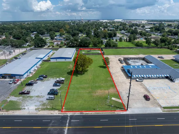 1609 Gerstner Memorial Dr, Lake Charles, LA 70601