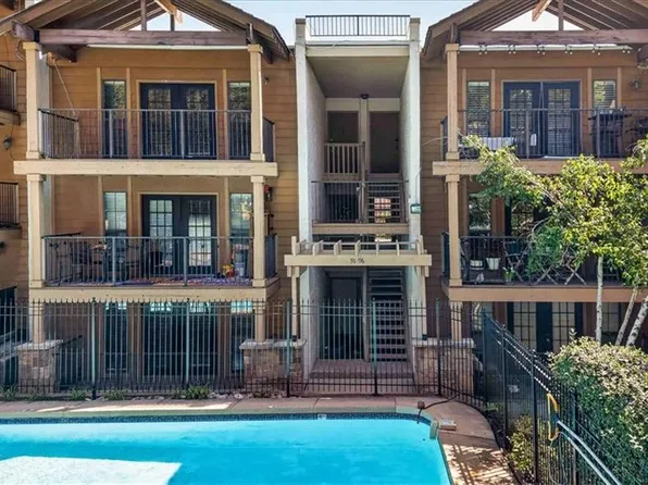 4727 Jarboe St APT 91, Kansas City, MO 64112