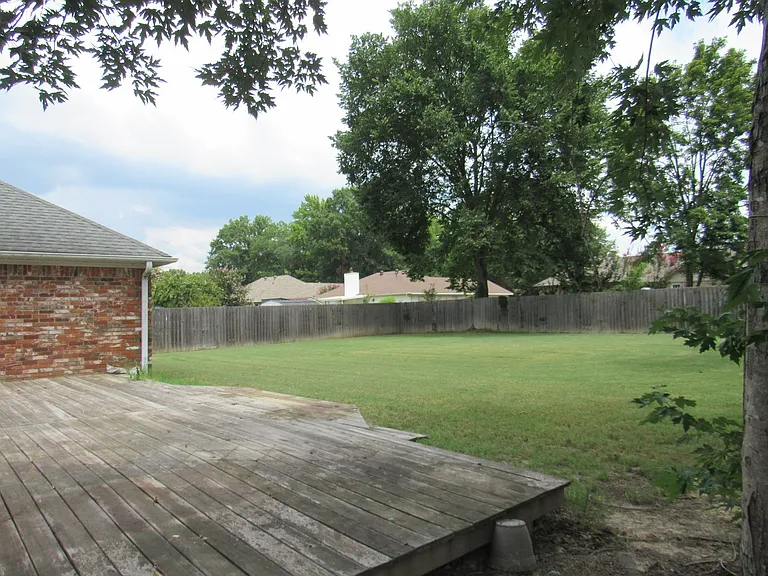 16 Emerald Cir — Photo 40