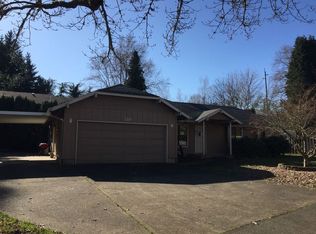 320 Pin Oak Dr, Oregon City, OR 97045