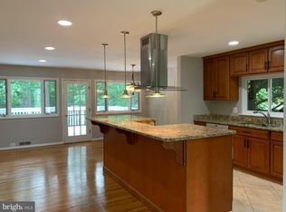 7710 Martel Pl, Springfield, VA 22152