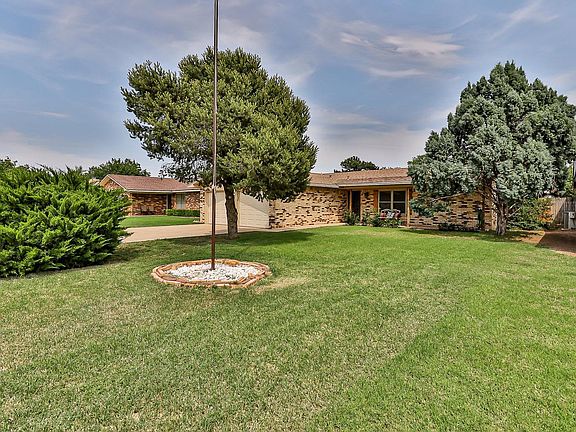 2nd image of 2804 Mesa Dr