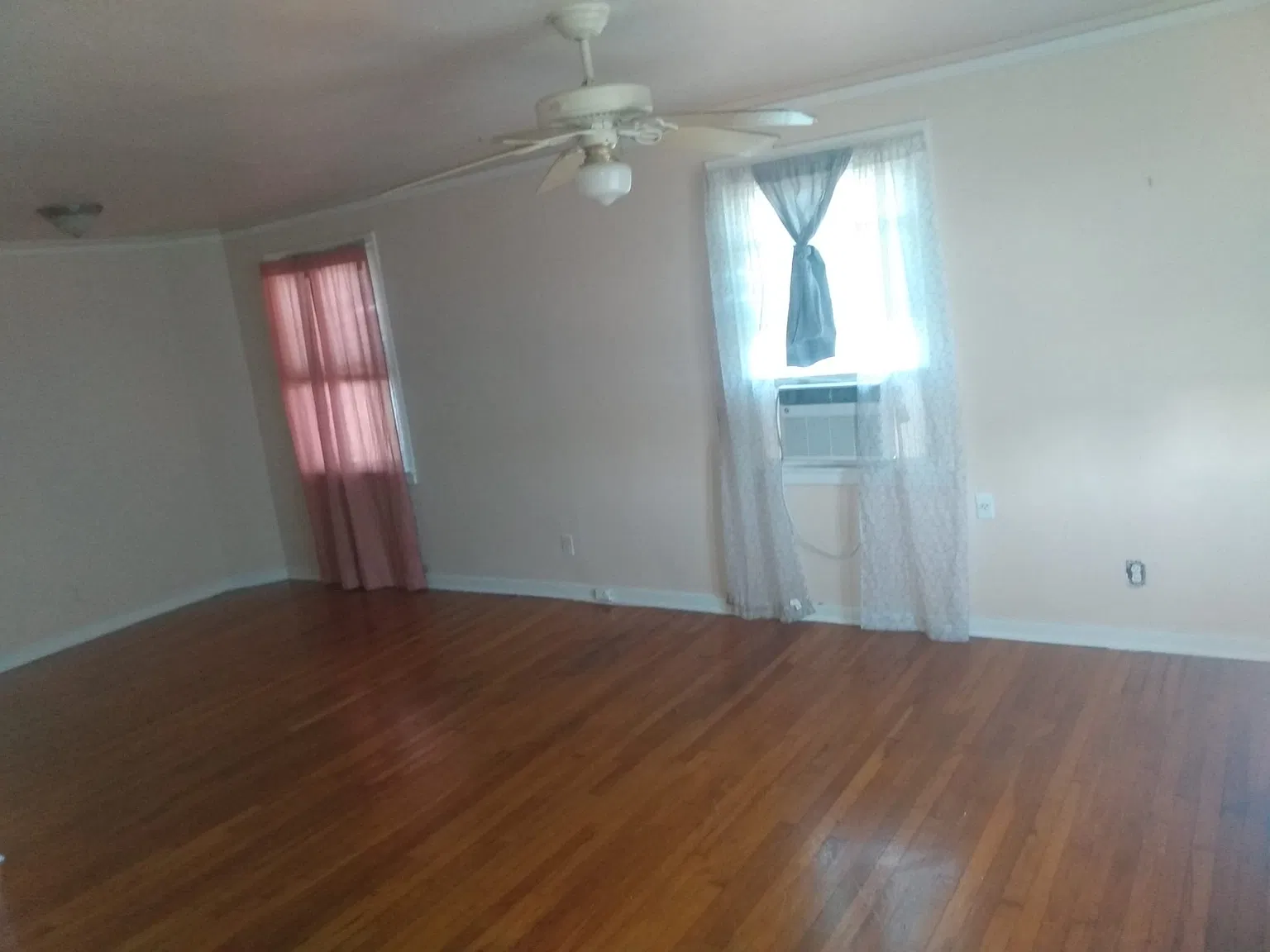 2 bed, 775 sqft, $1,300 — Photo 3