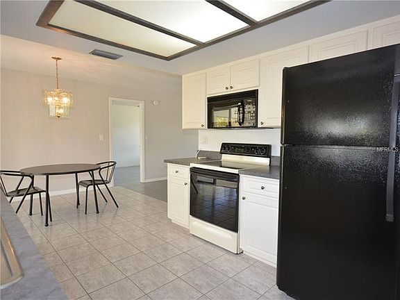 3rd image of 10213 Winstead Ave