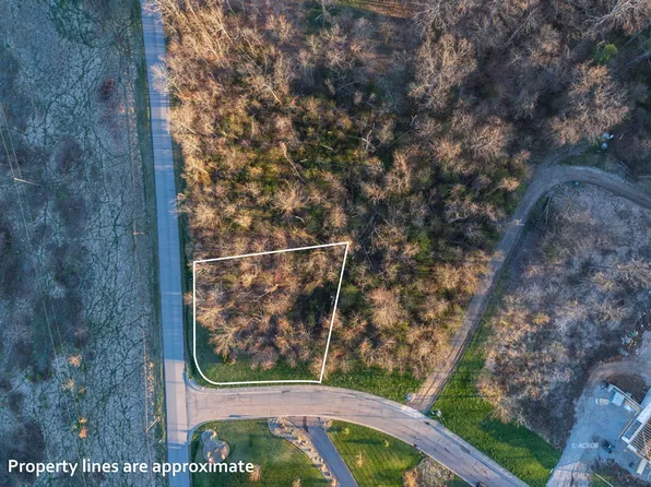 Larson South Way, Athens, OH 45701