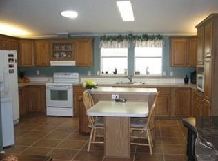 3138 Bending Oak Dr, Plant City, FL 33563