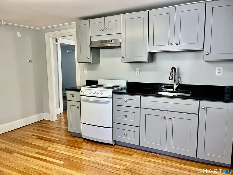 71 Norwich Ave — Photo 6