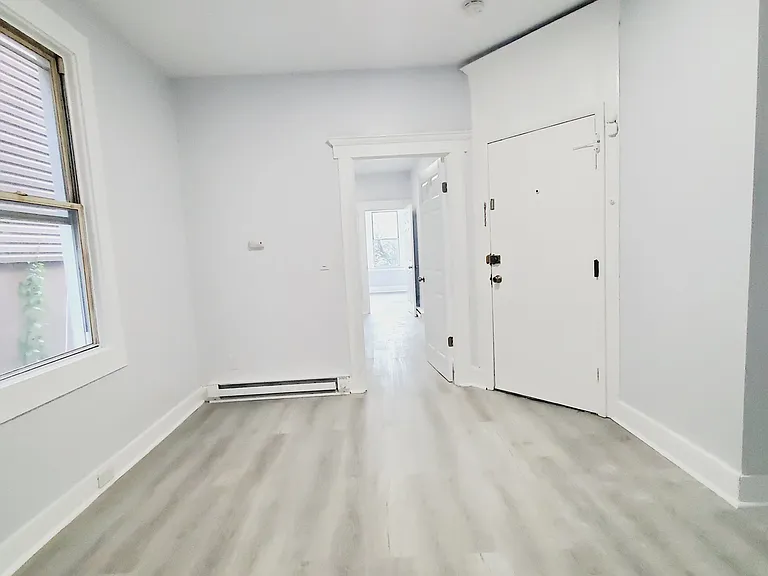 34 Clerk St #1E — Photo 2