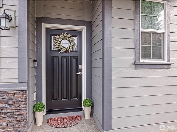 4th image of 137 191st Street Ct E